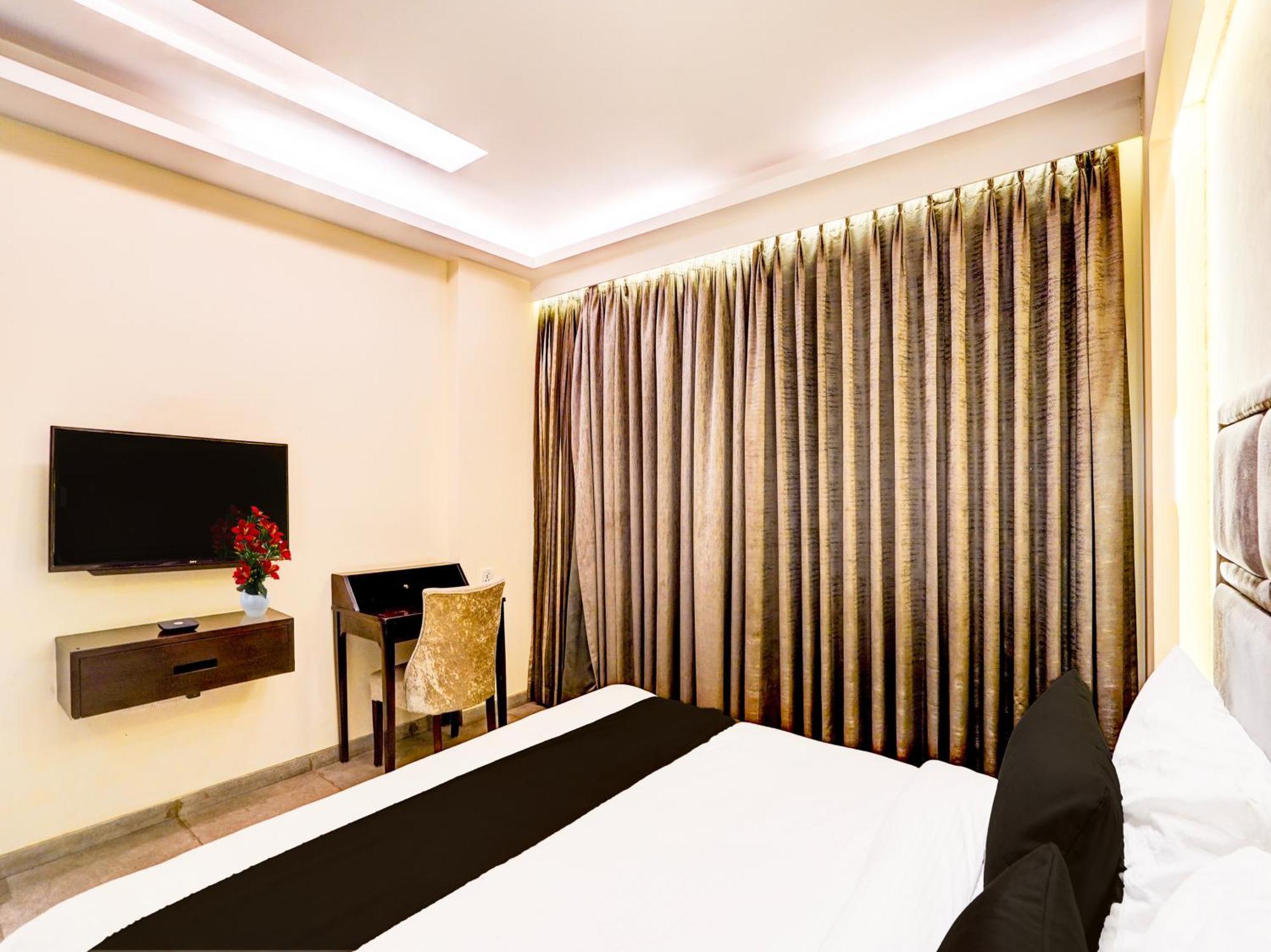 Super Townhouse Pitampura West Enclave Hotel Delhi  Exterior photo
